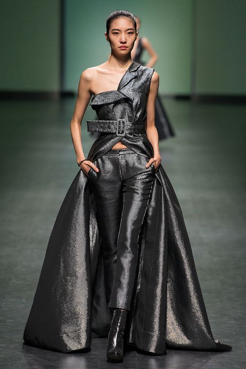 郑州国际时装周开幕 针织品领航服装产业新高度